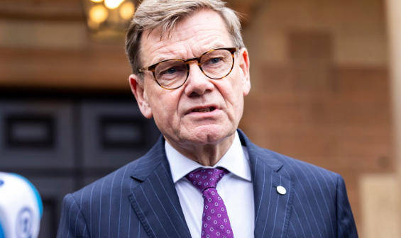 日本足球_德国外长即将访华日本足球,“他在钢铁、稀土等问题上有求于中国”